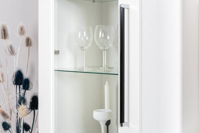 TV-тумба-комод с двумя навесными полками и пенал со стеклом в гостиную Валенсия цвет белый шагрень