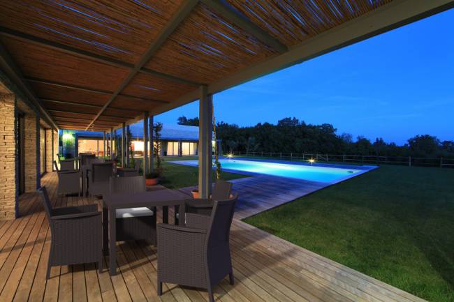 Стол пластиковый Orlando 80 коричневый 800х800х750 мм